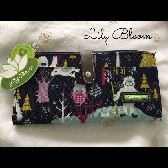 Lily Bloom Handbags - 🆕 Lily Bloom Travel Wallet